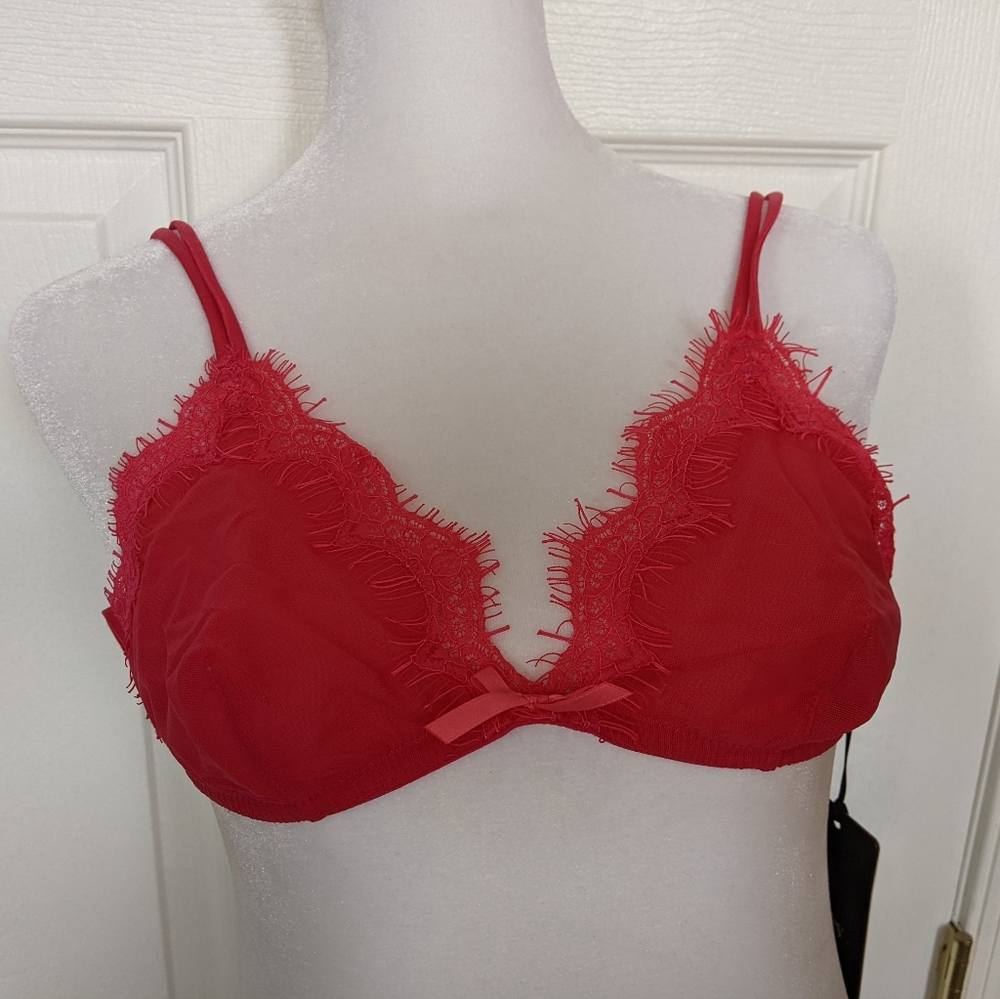 Christie's ' Felicia' triangle bra 32A NWT